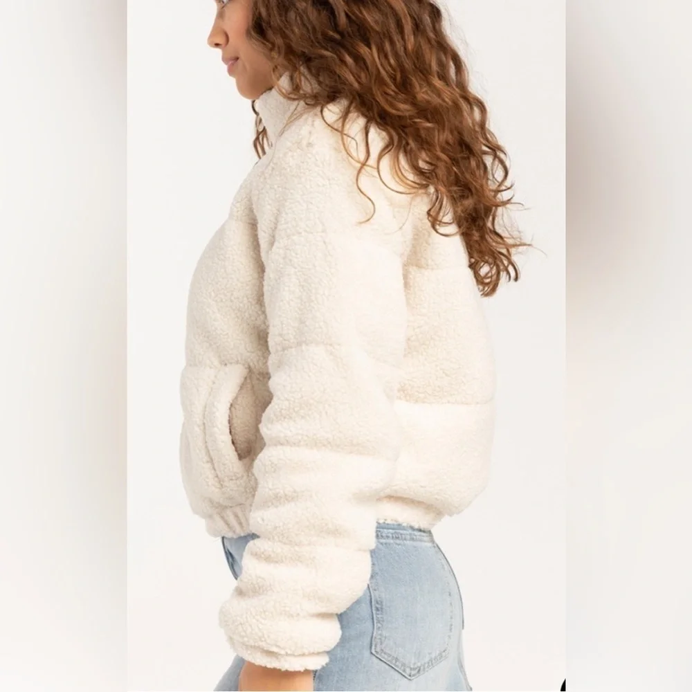 RSQ Jacket Sherpa Puffer Tan Beige Fuzzy Women’s Small Zip Furry Cozy - Picture 2 of 6